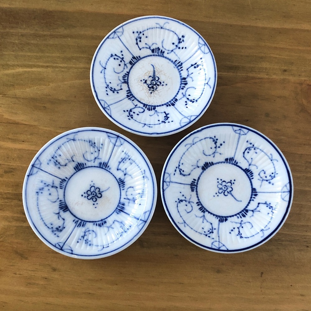 Vintage mini saucers